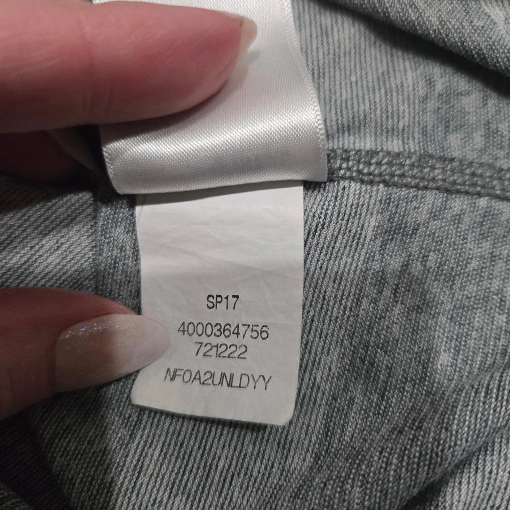 The North Face FlashDry Athletic Top Small Gray Black Running Tee - Picture 8 of 12
